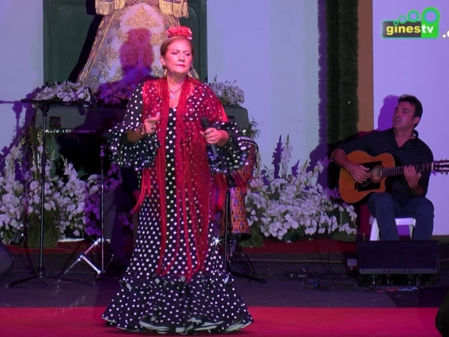 Actuación de María de la Colina en Una Pará en Gines 2019.